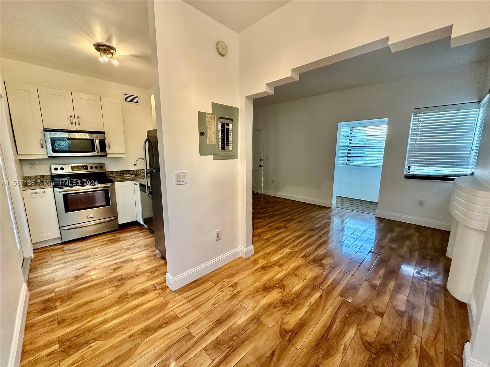 423 NE 71st St #4, Miami, FL, 33138 Miami FL 33138