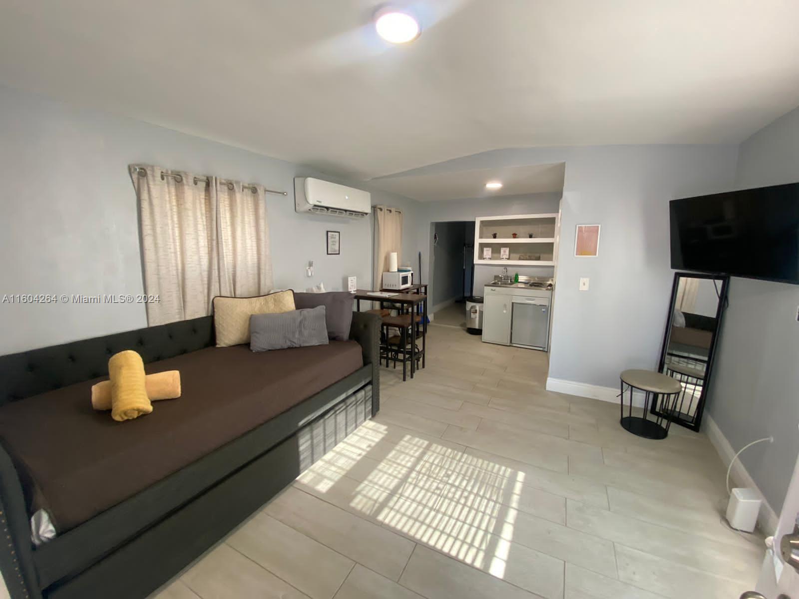 501 NE 70th St #2, Miami, FL, 33138 Miami FL 33150