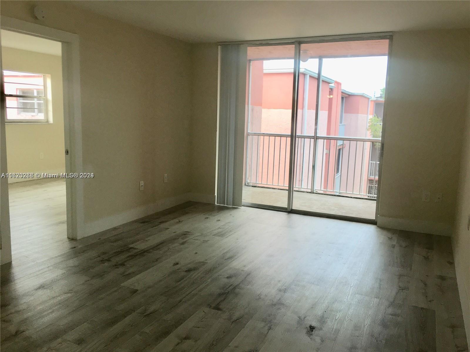 1300 NE Miami Gardens Dr #1020E, Miami, FL, 33179 Miami FL 33157